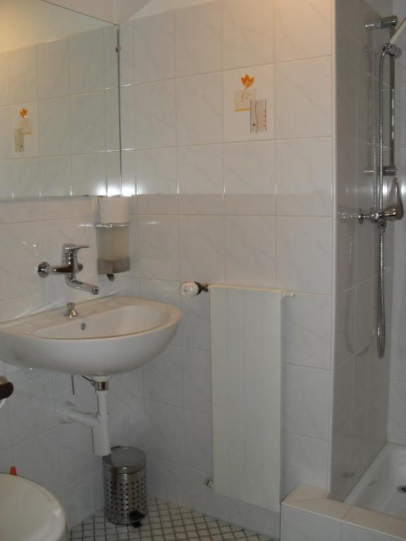 Flurlingen Hotel Edelweiss מראה חיצוני תמונה